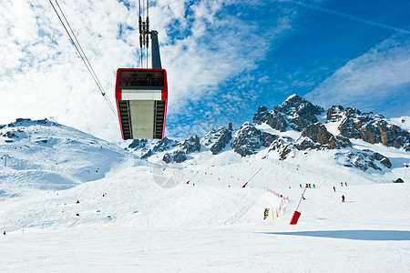 航空航道高山踪迹电缆滑雪者天线闲暇运动天空电梯晴天图片