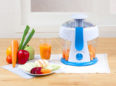 水果果汁搅拌机在家中易于使用和健康图片