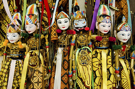 巴利因多尼西亚的传统傀儡木偶数字木头图片