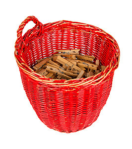 非常老的红色篮子 配有木制衣服蓬团体紧固件夹钳洗衣店木头家庭别针衣夹松树衣绳图片