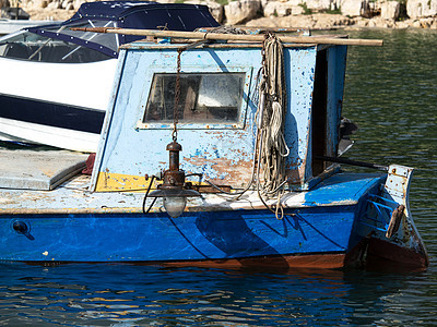 蓝船绳索海岸瓶子船头橙子旅行浮标齿轮气体灯笼图片