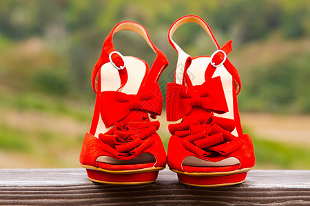红婚鞋色彩红色高跟鞋鞋类鞋子婚礼图像水平方向红鞋图片