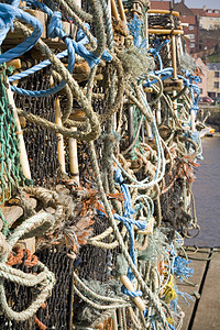 在惠特比码头捕龙虾港口陷阱渔夫钓鱼选择性渔船焦点木头渔民绳索图片