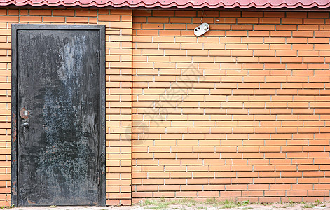 老旧铁门木头村庄古董金属砖墙套管横梁氧化风化入口图片