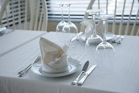 服务餐桌盘子庆典奢华餐厅酒店玻璃用具风格餐巾婚礼图片