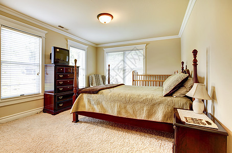 带木家具和米色调的大明卧室图片