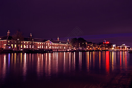 阿姆斯特丹红灯区荷兰阿姆斯特丹市风景 晚上从荷兰阿姆斯特丹建筑学地标城市房子建筑首都反射风光历史背景