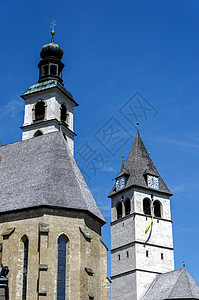 两座塔楼教堂双孔历史性建筑宗教地标窗户历史天空蓝色图片