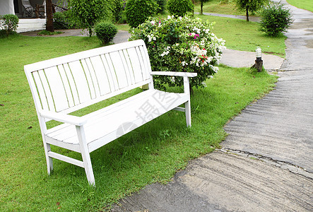 由木制白板制成座位场景衬套草地园林花园长椅木头孤独园艺图片