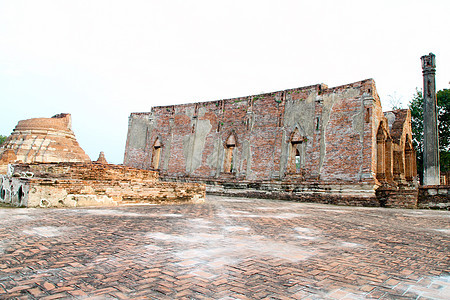 泰国用砖头建的旧寺庙被毁信仰宗教艺术雕像旅游废墟雕塑文化建筑历史性图片