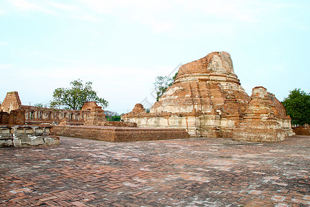 泰国用砖头建的旧寺庙被毁地标旅行雕像信仰艺术古董石头遗产佛教徒宝塔图片