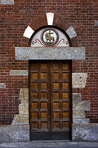 圣巴比拉教堂的门大理石故事上帝教堂蓝色历史入口壁画复古玻璃图片