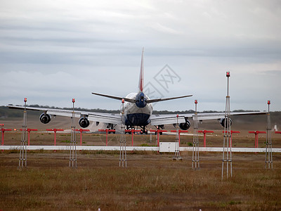 飞机灯飞机尾翼客机飞机场喷气机跑道航班旅行喷气航空公司空气喷射背景