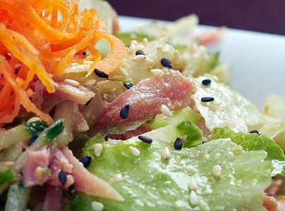 日本沙拉加熏鸡蔬菜食物用餐午餐洋葱紫色美食小吃盘子沙拉图片