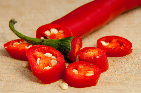 切片辣椒辣椒水果香肠美食宏观植物工作室燃烧厨房蔬菜胡椒图片