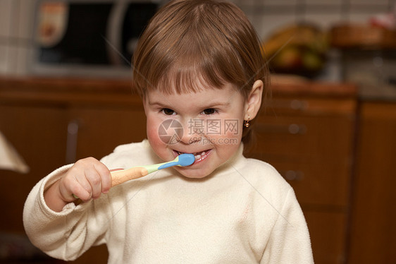 卫生蓝色男人孩子孩子们女孩牙刷手臂婴儿姿势白色图片