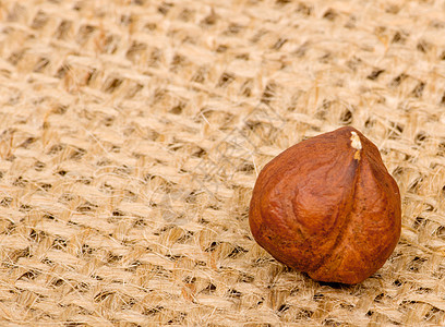圆滑背景的黑桃栗子坚果核桃种子季节性白色食物榛子宏观松鼠小吃图片