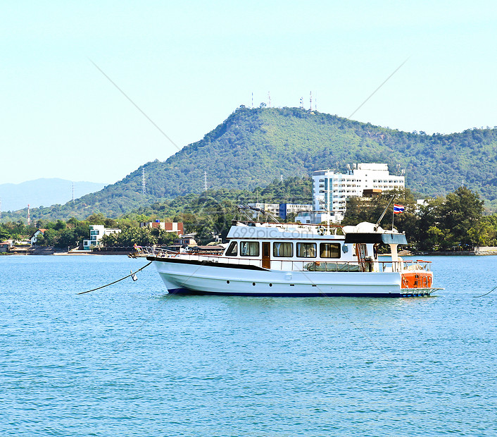 海上白色游艇汽艇热带巡航海洋金属发动机运输天空运动旅行图片