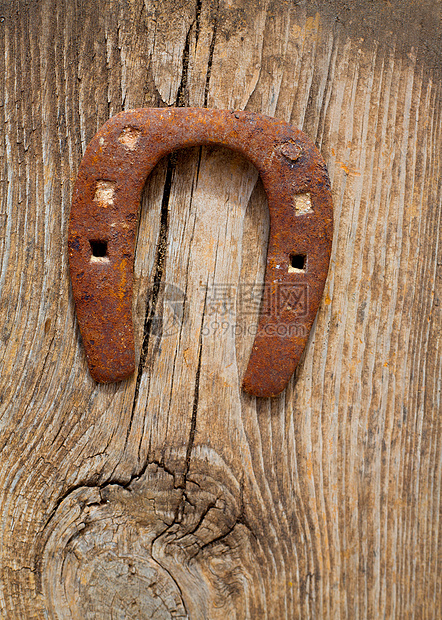 古老的马蹄铁幸运符号在旧木头上生锈农场护符幸福房子吉祥物脚趾牧场铁匠铺运气铁匠图片