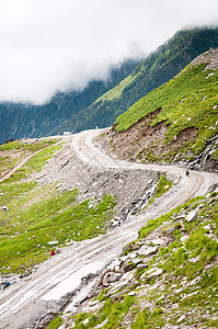 山区公路国家草地场地场景森林农村天气季节爬坡全景图片