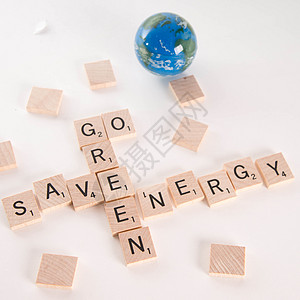 Go 绿色节约能源概念世界字母地球力量游戏拼字木头图片
