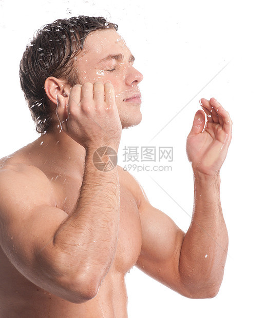 年轻人洗脸喜悦成人茶点男生快乐皮肤卫生护理眼睛男性图片