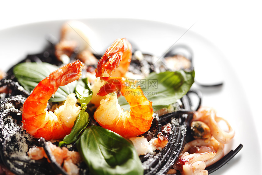 黑意面加海鲜大虾乌贼食物沙拉餐厅叶子墨水美食面条贝类图片
