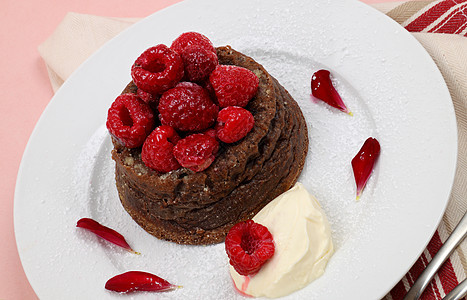 草莓巧克力甜点餐巾巧克力育肥浪费奶油食物铺张美食味道诱惑图片