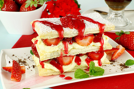 草莓米勒巧克力奶油美味铺张烹饪美食咖啡甜点乐趣糕点图片
