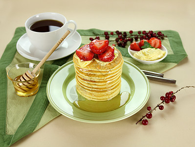 草莓煎饼堆蜂蜜黄油食物育肥浆果美味咖啡铺张美食甜点图片
