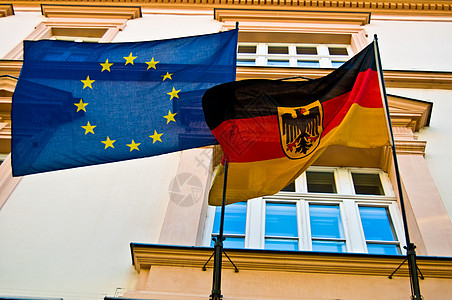 德国和欧盟红色联盟金子联邦旗帜蓝色微风政治图片