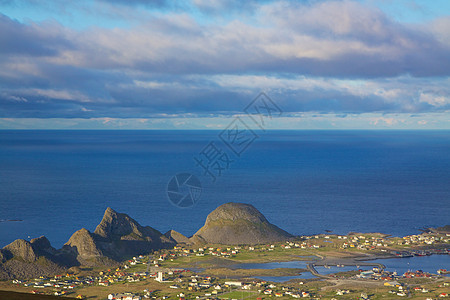 挪威海岸全景海岸线风景支撑海洋村庄图片