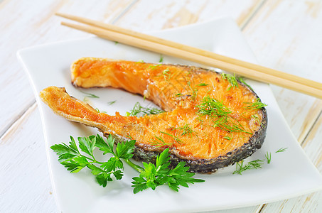 炒鲑鱼饮食晚餐蔬菜沙拉美食午餐用餐烧烤盘子食物图片