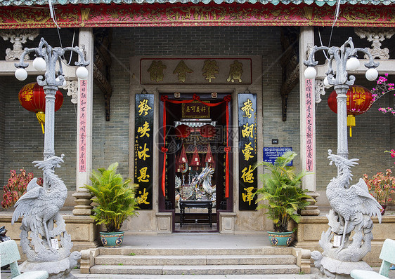 进入越南海安的广东中华庙门图片