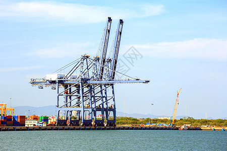 大型工业港口城市船厂货物运输船运码头龙门架贸易商业全球图片