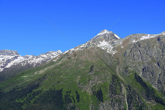 俄罗斯高加索地区山脉的分布图石头爬坡绿色风景森林顶峰首脑高度木头悬崖图片