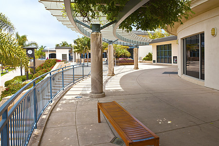 大学加利福尼亚分校植物中心曲线灯杆窗户对称高等教育旅行线条建筑学图片