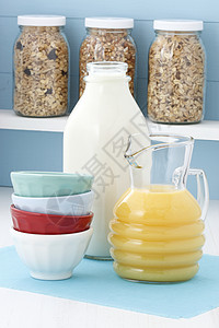 美味健康早餐好吃杏仁玉米片蜂蜜燕麦营养奶油橙汁葡萄干液体甜点图片