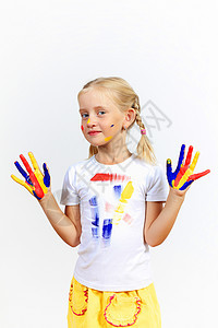 手上涂着油漆的幸福的孩子教育童年工艺身份喜悦女孩艺术品艺术家艺术乐趣图片
