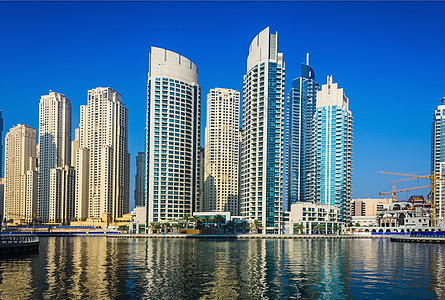 阿联酋迪拜高楼建筑和街道财富天空旅行生活酒店城市窗户办公室场景假期图片