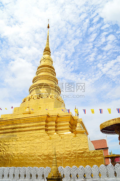 彩羽河的华府金塔旅游宝塔吸引力寺庙金子天空兔年佛塔扫管宗教图片