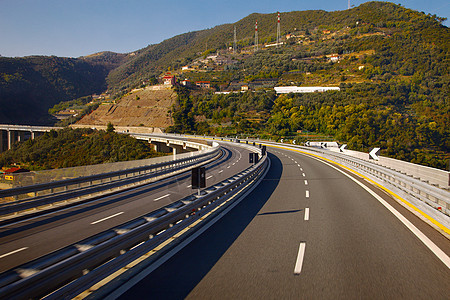 公路高速公路运输赛道路面车道弯曲曲线土地风景速度发动机图片