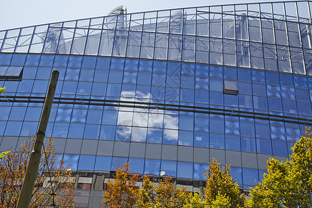 建筑大楼蓝色反射摩天大楼建造玻璃天空商业技术建筑学景观图片