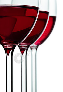 红色葡萄酒的杯子图片
