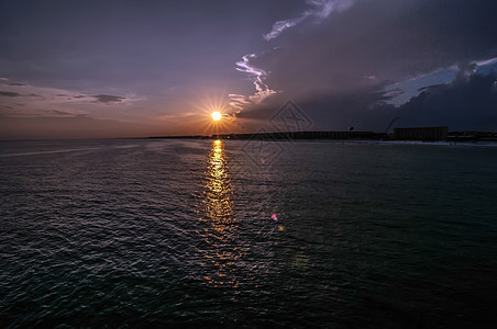 佛罗里达海滩景阳光反射微风海洋海岸线场景风暴波浪天气天空图片