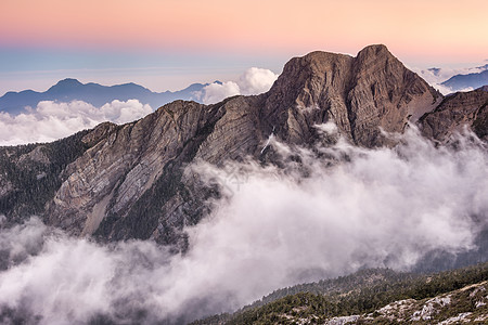 东Mt Jade山峰日落旅游吸引力公园旅行爬坡薄雾登山天空风景图片