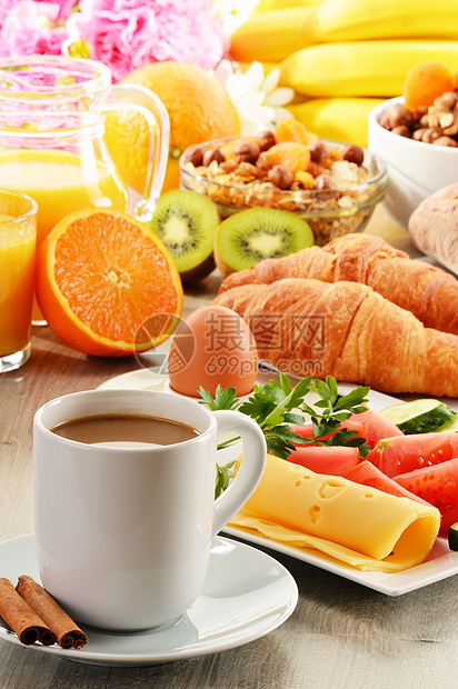早餐 咖啡 橙汁 羊角面包 鸡蛋 蔬菜坚果种子桌子酒店盘子粮食水果餐厅杂货店香蕉图片