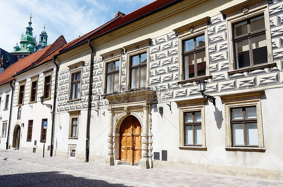 波兰瓦韦尔城堡附近的古老克拉科夫的中世纪街道图片