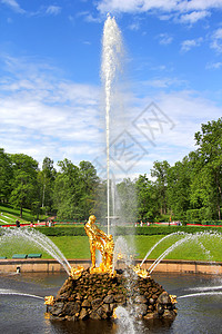 俄罗斯彼得霍夫宫的萨姆森不老泉金子作品旅游历史雕塑蓝色喷泉树木旅行建筑学图片