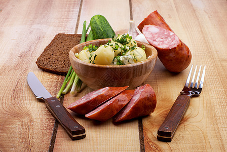 简单餐饮棕色红色烟熏青菜绿色吃饭小吃香肠食品面包图片